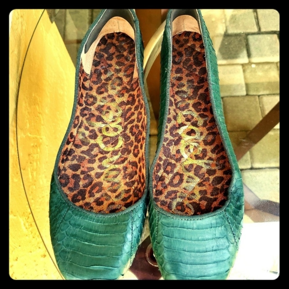 SAM EDELMAN Round Toe Snake Ballet Flats